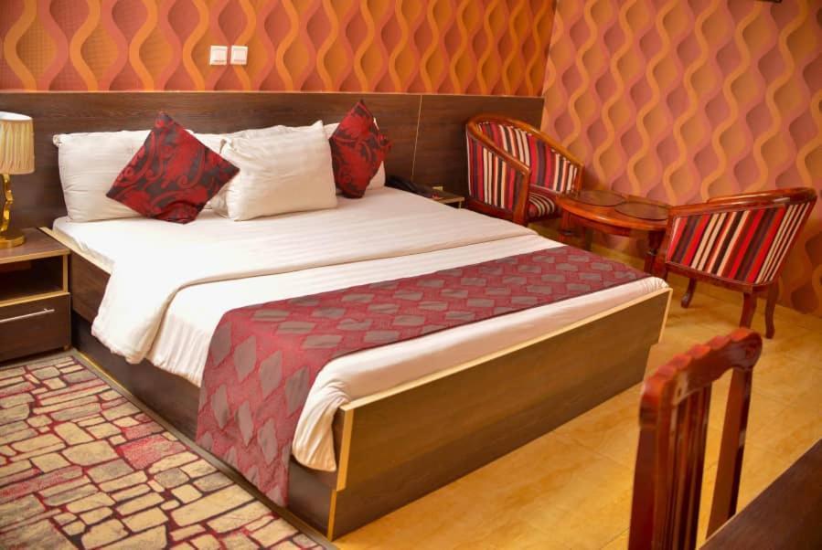 Fawzy Hotel Ibadan Dış mekan fotoğraf