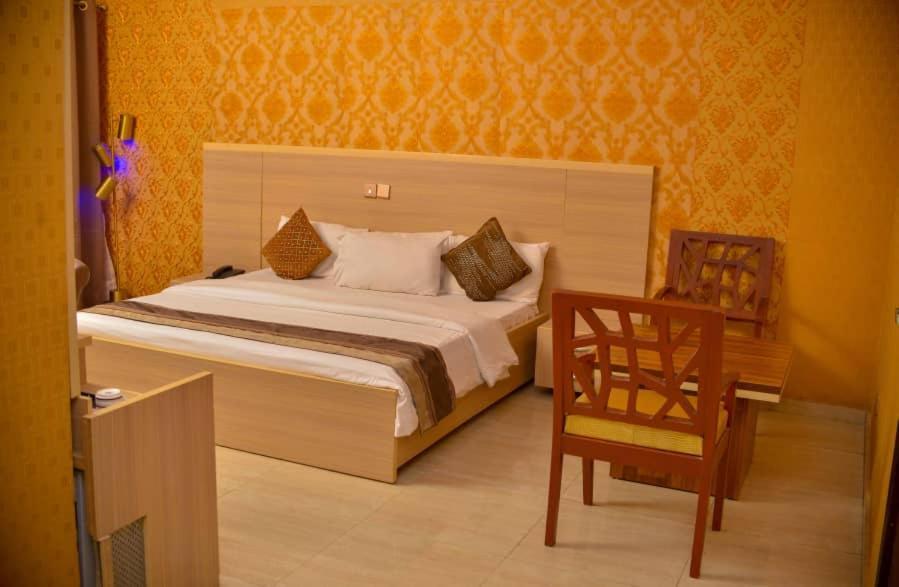 Fawzy Hotel Ibadan Dış mekan fotoğraf