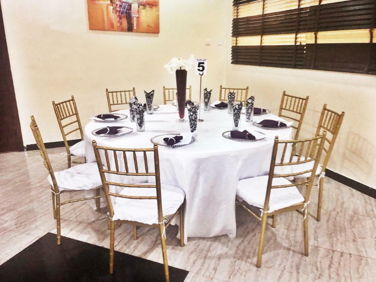 Fawzy Hotel Ibadan Dış mekan fotoğraf