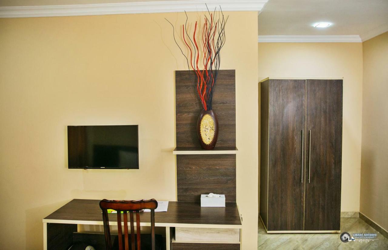 Fawzy Hotel Ibadan Dış mekan fotoğraf