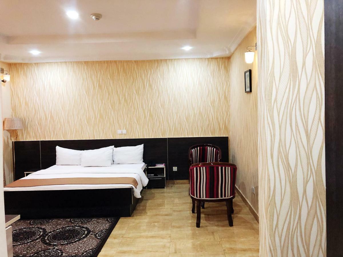 Fawzy Hotel Ibadan Dış mekan fotoğraf